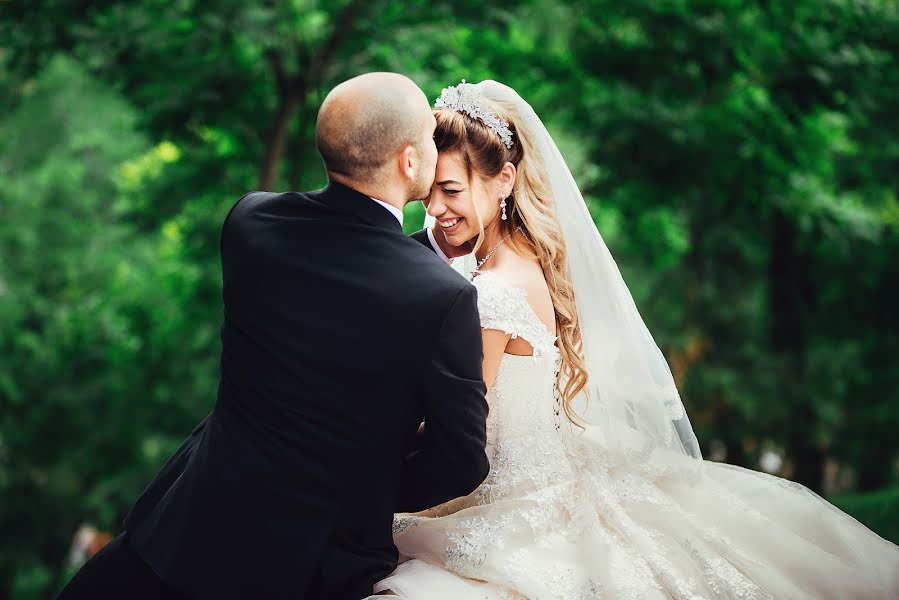 Fotógrafo de casamento Aleksandr Yuzhnyy (youzhny). Foto de 27 de julho 2017