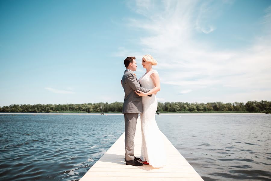 Fotógrafo de bodas Oleg Cherkaschenko (king-studio). Foto del 10 de septiembre 2018