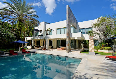 Maison avec piscine et jardin 3