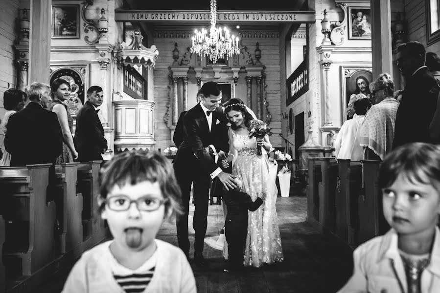 Fotógrafo de casamento Jakub Nowotyński (fotoreportazslu). Foto de 9 de setembro 2019