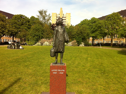 Anne Frank Statue