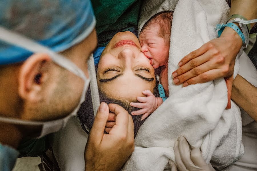 Fotógrafo de casamento Ufuk Sarışen (ufuksarisen). Foto de 17 de dezembro 2021