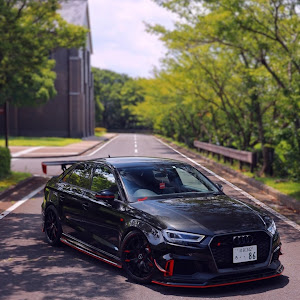 RS3 セダン