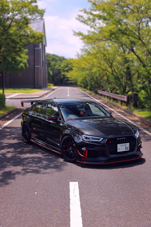 RS3 セダンの熱中症に気をつけて!!・マクストンデザインフルエアロ・アウディのある生活・暑すぎに関するカスタム事例の投稿画像1枚目