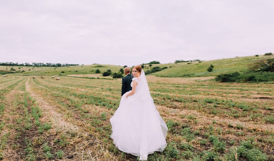 Fotógrafo de casamento Viktoriya Kozachenko (evavanger). Foto de 15 de junho 2019