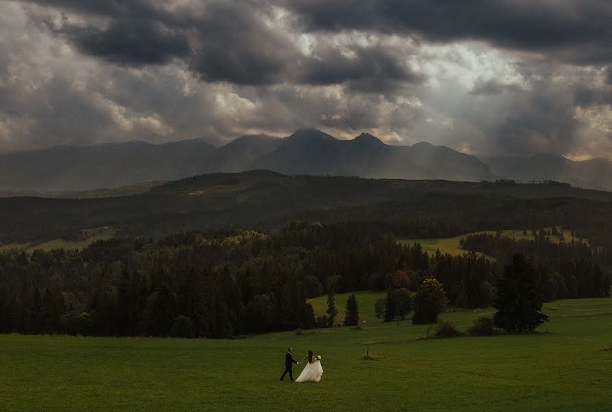 Fotógrafo de casamento Tomasz Cichoń (tomaszcichon). Foto de 24 de janeiro 2022