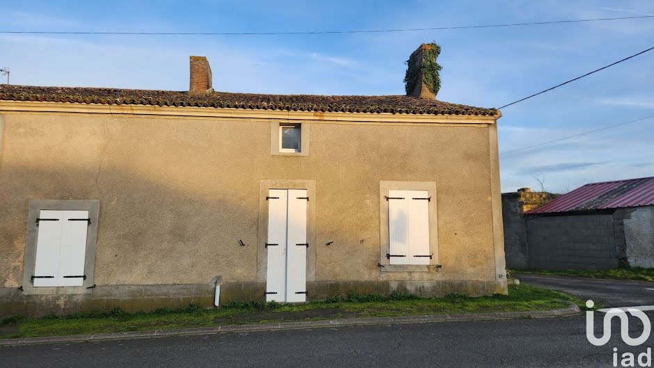 Vente maison 4 pièces 180 m² à Val en Vignes (79290), 27 000 €