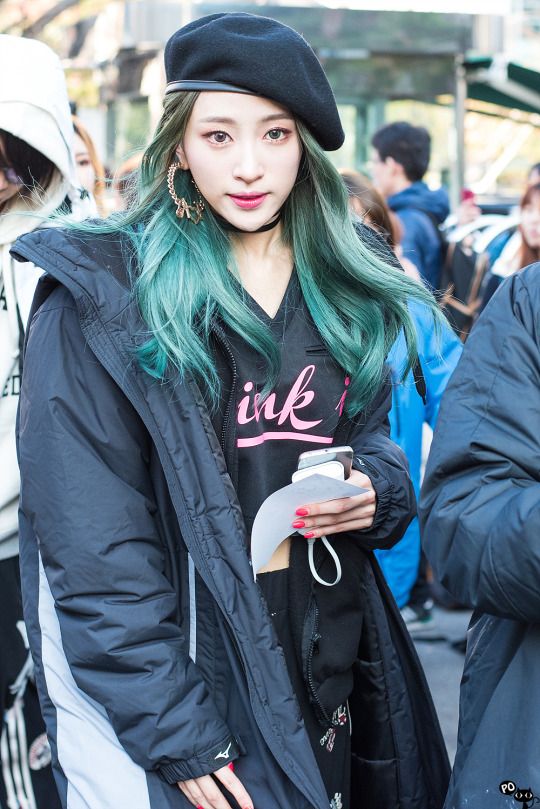 korean-kpop-girl-group-band-EXID-hani-green-teal-hair-color-dye-hairstyles-kpop-girl-kpopstuff