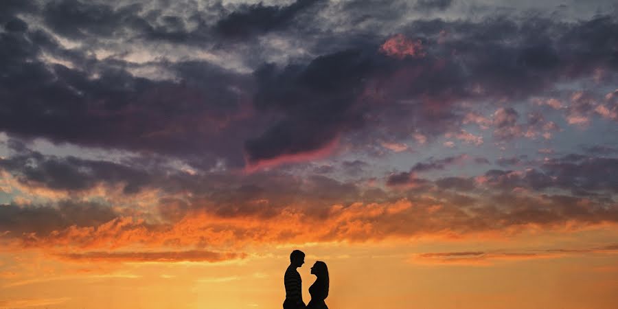 Fotógrafo de casamento Roman Serov (serovs). Foto de 1 de agosto 2016