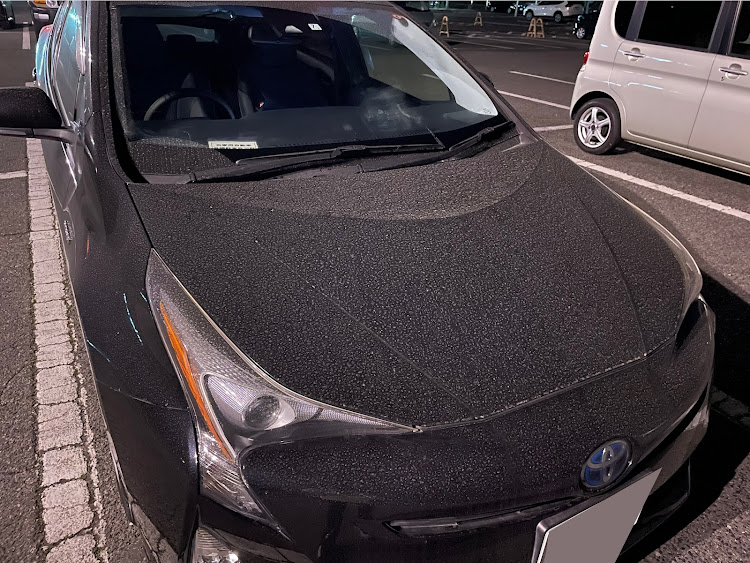 プリウスの50プリウス前期・50プリウス・黄砂やばい・黄砂で車汚すぎに関するカスタム事例の投稿画像1枚目