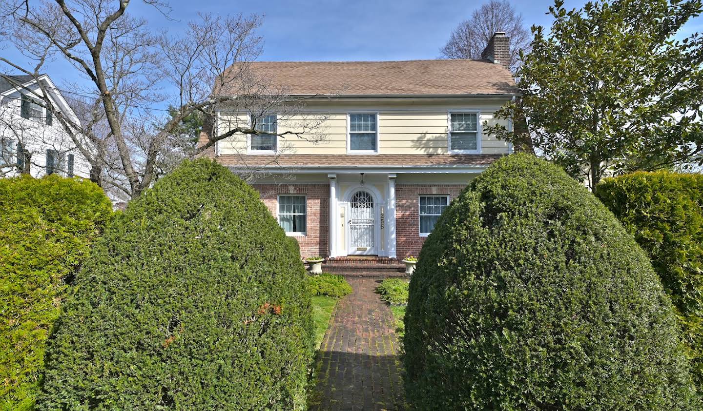 Property Douglaston