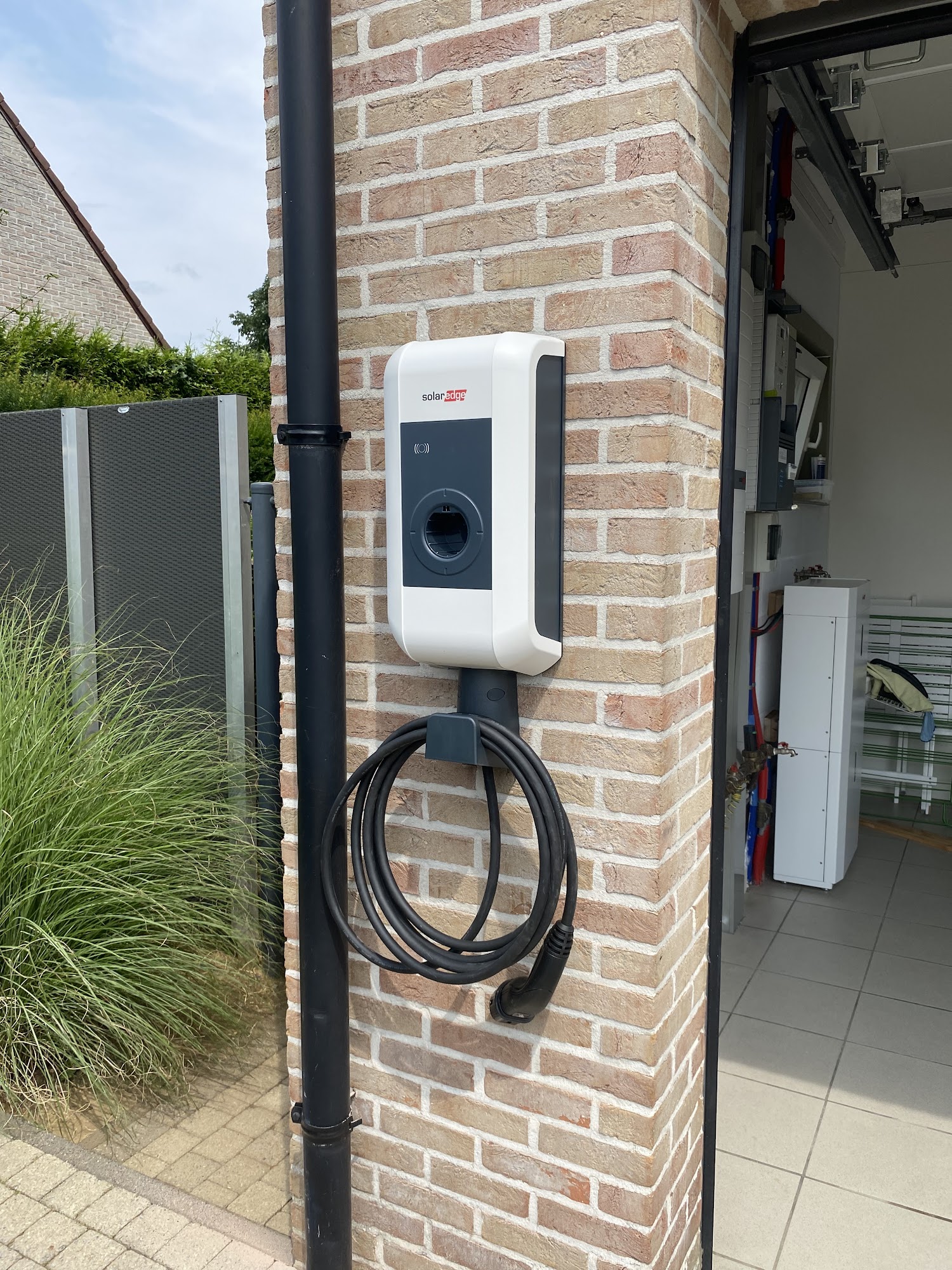 Solaredge,Home EV lader,thuis opladen,Wallbox,Mobiflow,provider,laden,auto,wagen,elektrisch,rijden,DGS