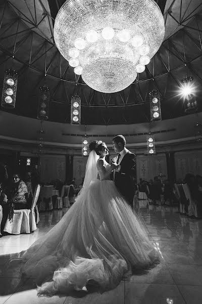 婚禮攝影師Denis Vyalov（vyalovdenis）。2015 12月3日的照片