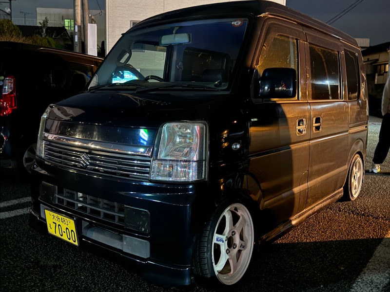 エブリイバンのスズキエブリイ・低そうで低くない少し低い車・箱