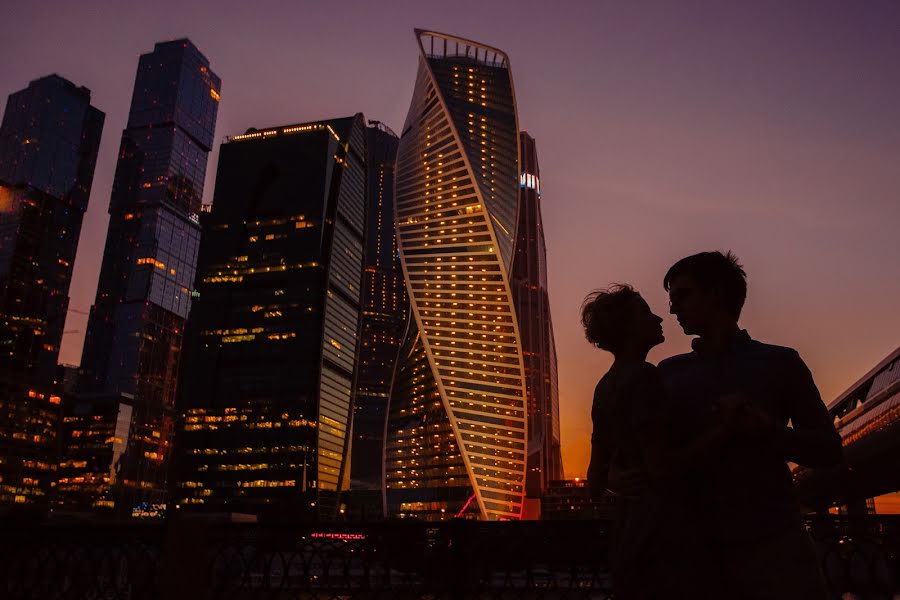 Fotógrafo de casamento Sergey Kuzmin (skuzmin). Foto de 18 de agosto 2016