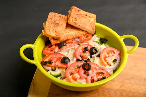 Paneer Crackling Salad