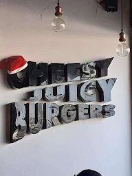 Cheesy Juicy Burgers photo 3