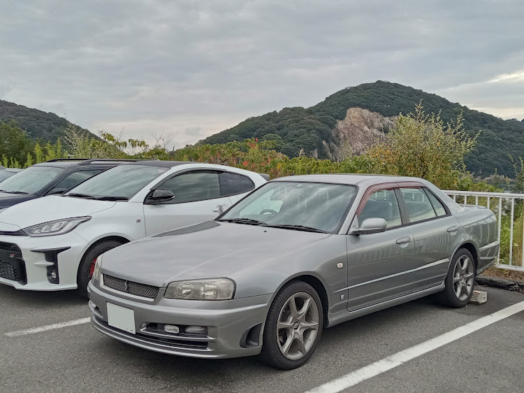 スカイラインの朝ドライブは海へ・ガレージ改造計画に関するカスタム事例の投稿画像1枚目