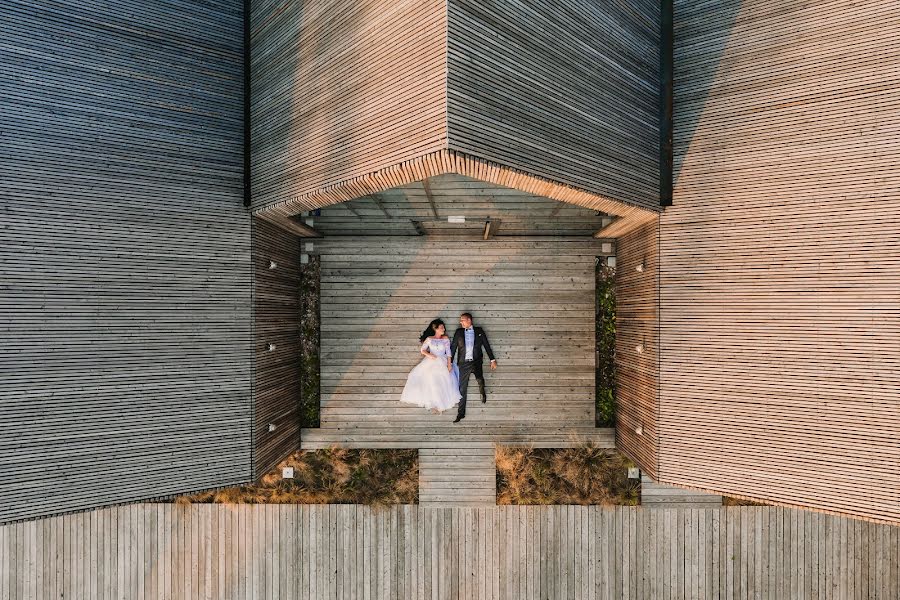 Fotografo di matrimoni Konrad Poświata (konradposwiata). Foto del 20 settembre 2018