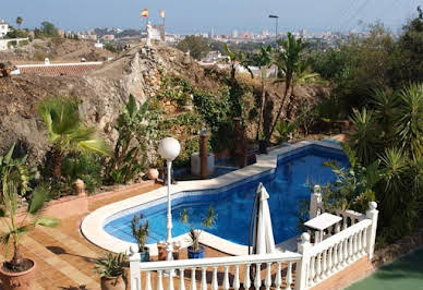 Maison avec piscine et terrasse 4