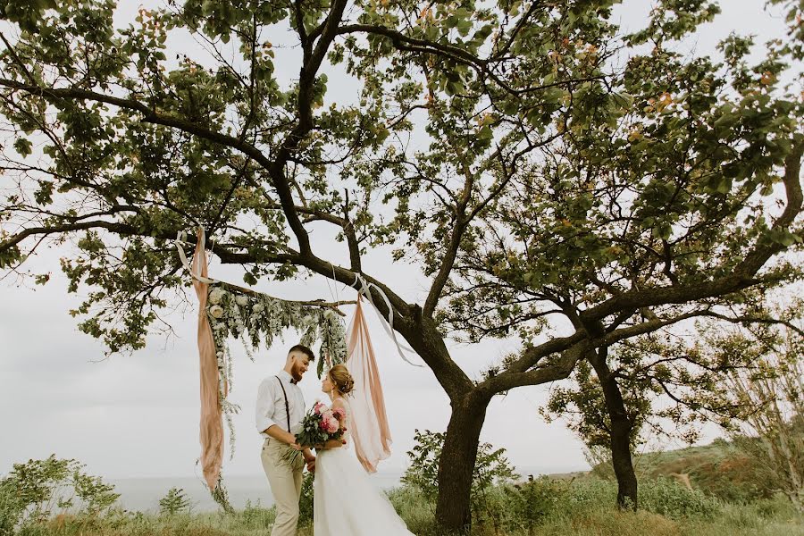 Fotógrafo de casamento Irina Moshnyackaya (imoshphoto). Foto de 31 de maio 2017