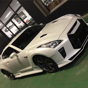 NISSAN GT-R