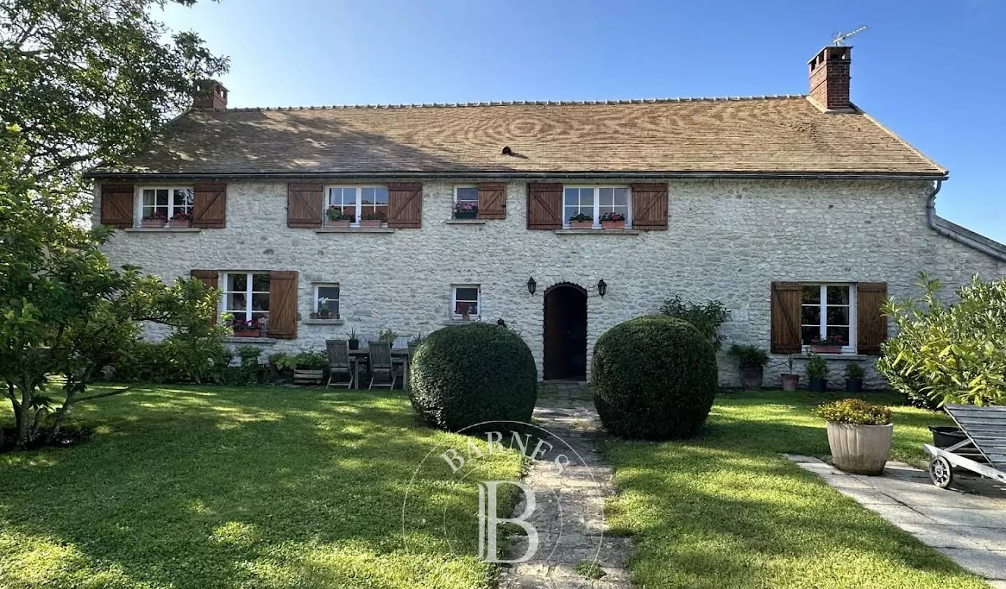 Maison avec piscine et terrasse Roinvilliers