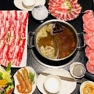 肉多多火鍋