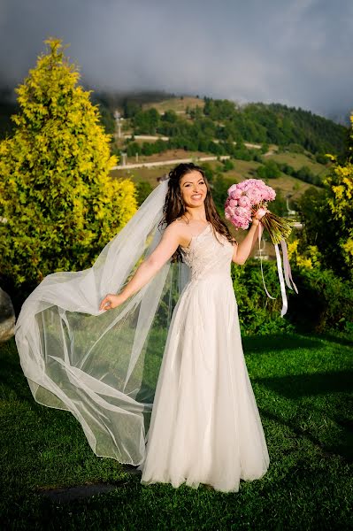 結婚式の写真家Claudia Georgescu (kluphoto)。2023 10月16日の写真