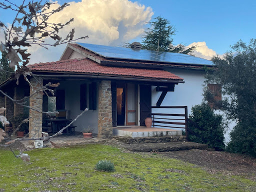 Corps de ferme avec jardin et piscine 1