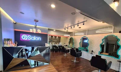 Q7 Salon