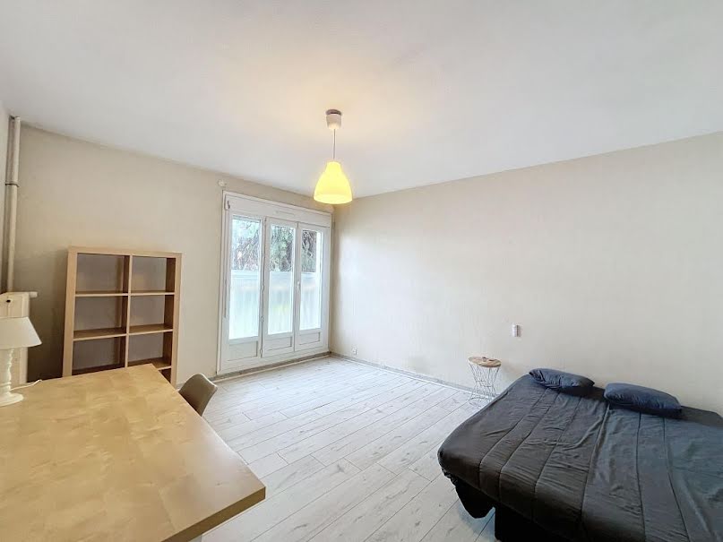 Location meublée appartement 1 pièce 33 m² à Clermont-Ferrand (63000), 505 €