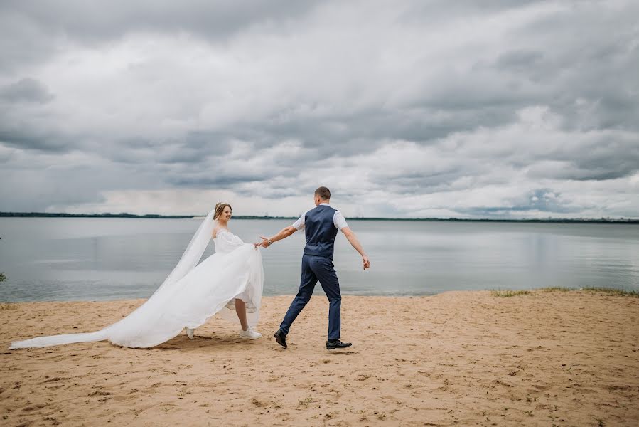 Bröllopsfotograf Ulyana Titova (titovaulyana). Foto av 20 juli 2021