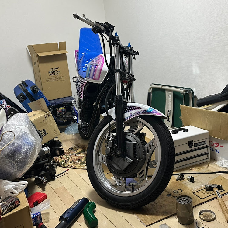 どこかのキャバ嬢さんが投稿したCBX400Fに関するカスタム事例の投稿画像1枚目