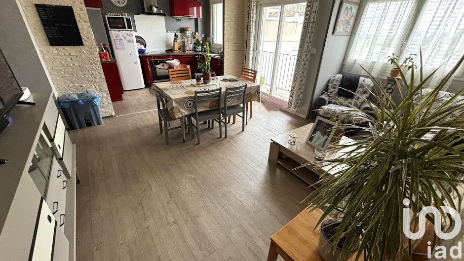 Vente appartement 3 pièces 63 m² à Parthenay (79200), 50 000 €