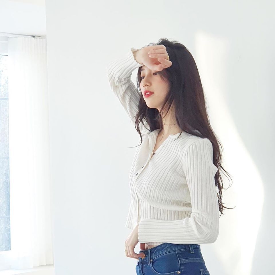 Suzy Stuns With Behind-The-Scene Photos From Guess Photo Shoot - Koreaboo