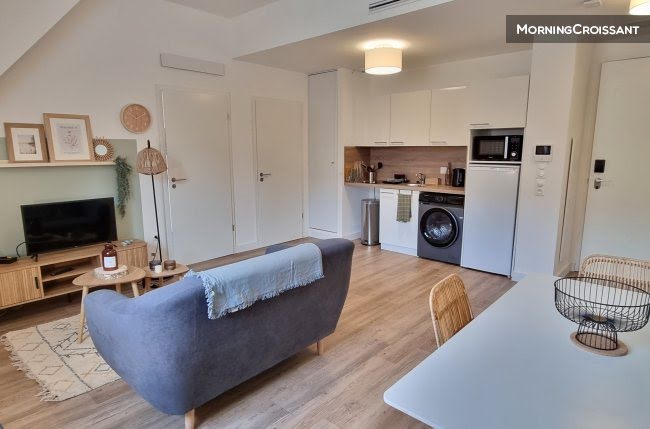 Location meublée appartement 1 pièce 43 m² à Strasbourg (67000), 2 360 €