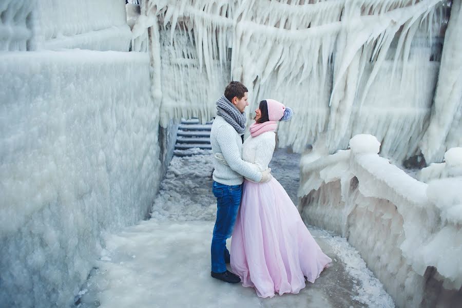 Fotógrafo de casamento Aleksandra Lovcova (alexandriaria). Foto de 16 de janeiro 2017