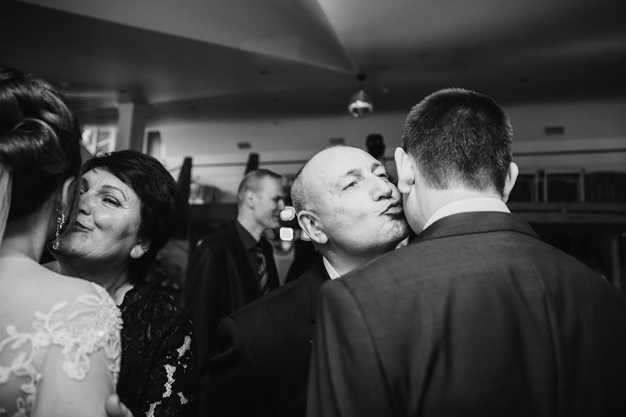 Fotógrafo de casamento Lyudmila Bodrova (bodrovalu). Foto de 4 de fevereiro 2017