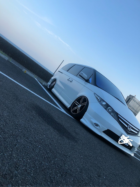 エリシオンのエムズガレージ・タイヤ交換・ドリ車仕様に関するカスタム事例の投稿画像1枚目