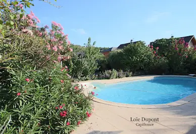 Maison avec piscine et terrasse 2