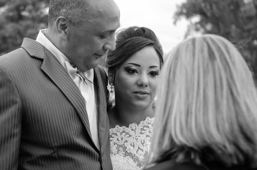 Fotógrafo de casamento Cibele Petri Layout (layout). Foto de 1 de junho 2023