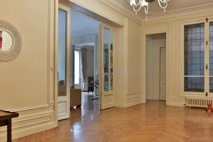A 220SQM HAUSSMANN JEWEL ON THE CROWN OF CHAMPS ELYSEES