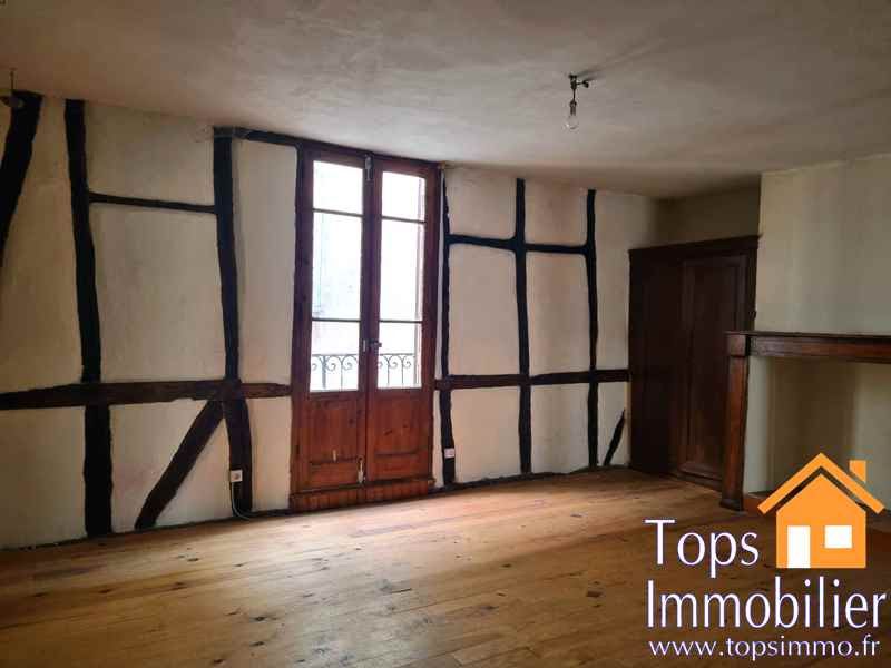 Vente maison 4 pièces 115.37 m² à Villefranche-de-Rouergue (12200), 59 000 €