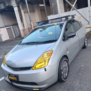 プリウス NHW20