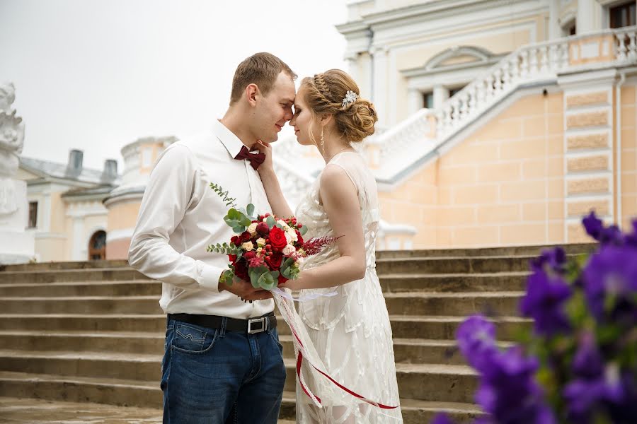 Hääkuvaaja Anna Sarafan (varyans). Kuva otettu 19. syyskuuta 2016