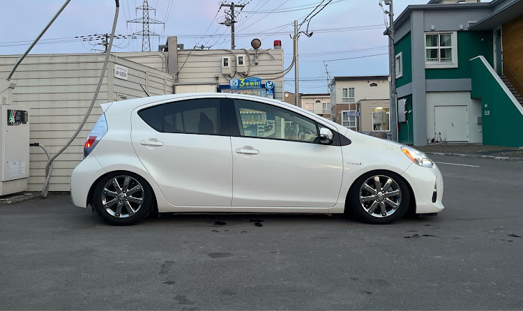 アクアのアクア・priusc・nhp10・#USDM・サイドマーカー治療法に関するカスタム事例の投稿画像1枚目