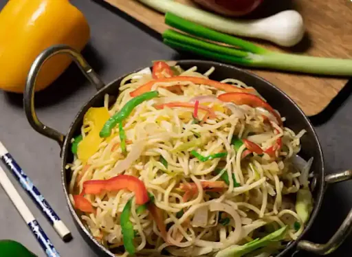 Veg Hakka Noodles