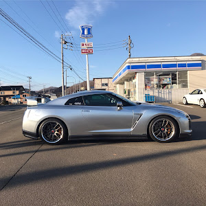 NISSAN GT-R R35