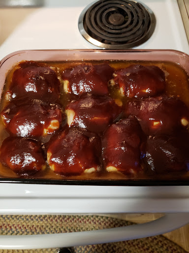 Chicken thighs with barbecue sauce 